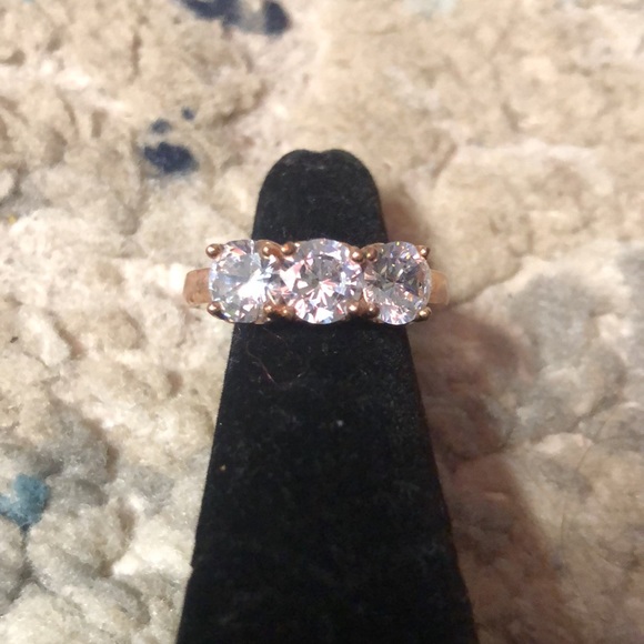 Rose Gold White topaz 3 Stone ♡ Setting Ring - Picture 1 of 5